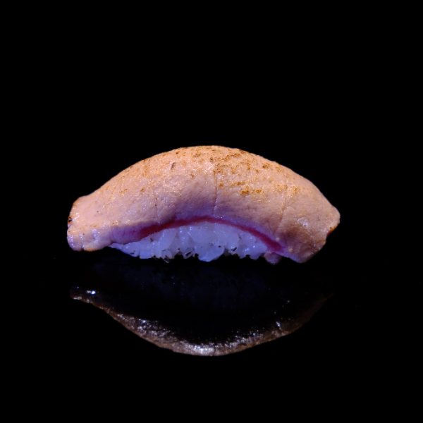 Nigiri flameado de atún